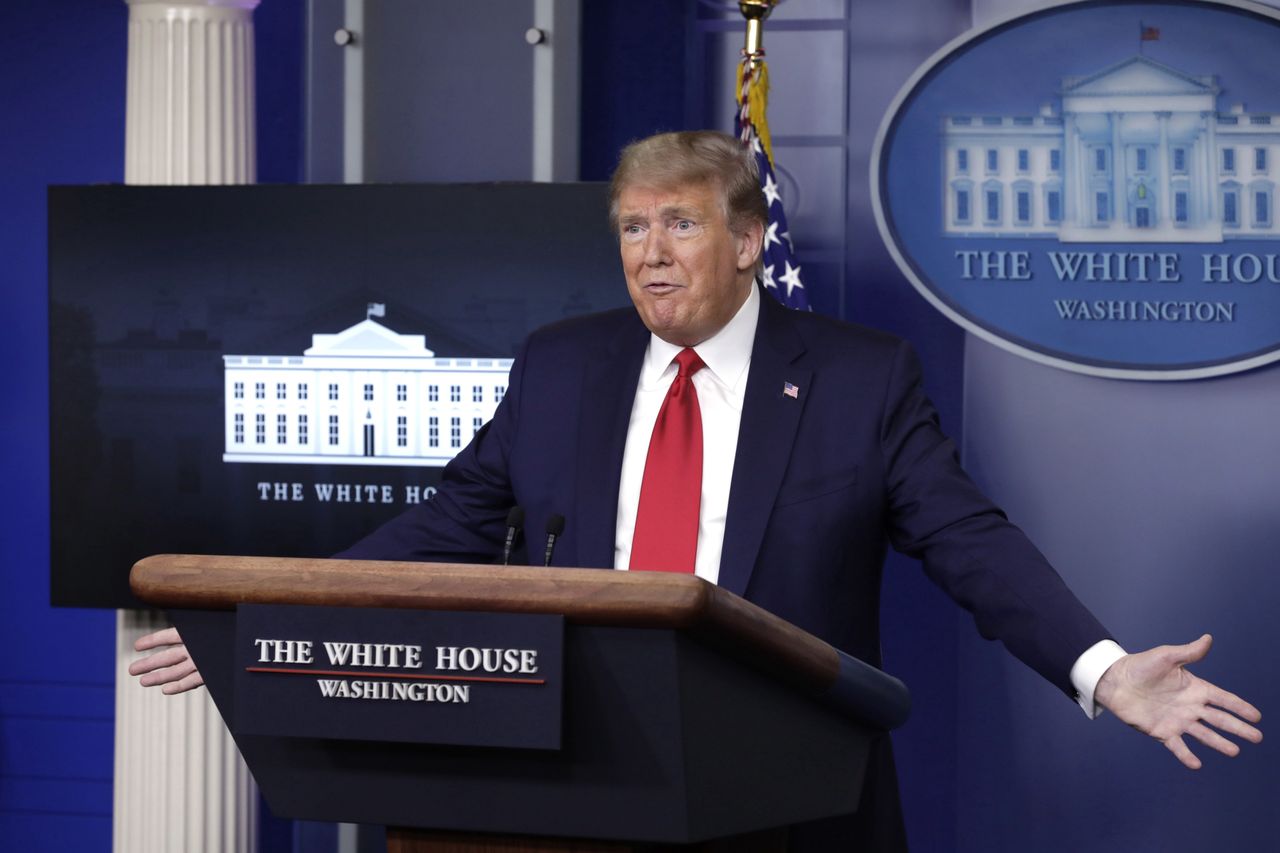 Koronawirus w USA. Trump wstrzymuje wpłacanie składek na WHO
