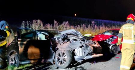 Tragedia na DK 15. Nie żyje osoba dorosła, a dziecko trafiło do szpitala