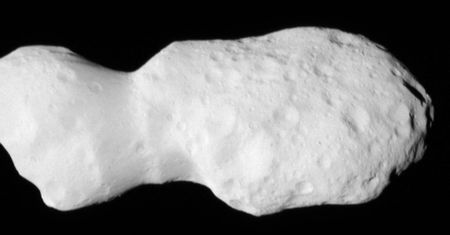 Sonda uwieczniła "kosmiczny kręgiel". NASA mówi o niezwykłym odkryciu