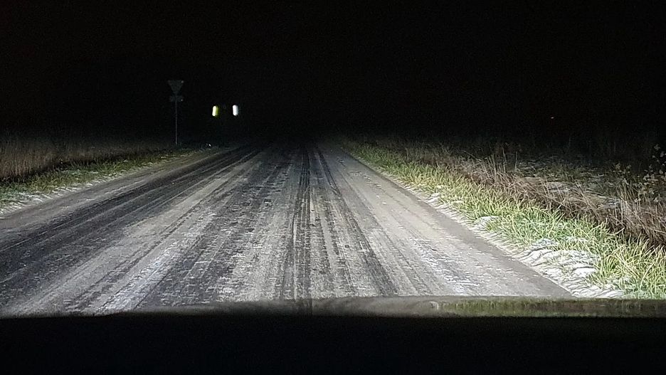 Kamizelka odblaskowa jest dobrze widoczna z daleka