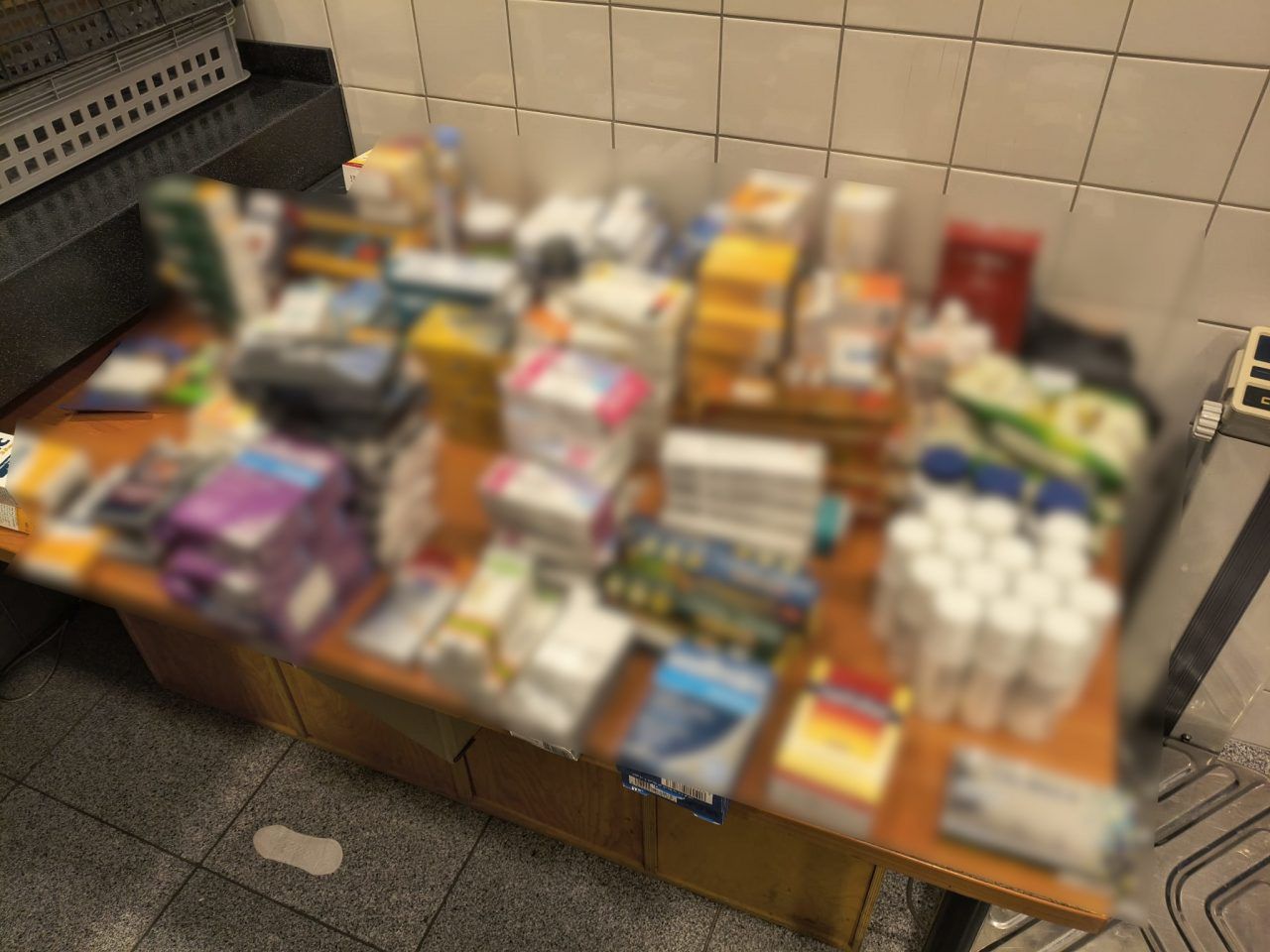 Wrocław: 47-latek z nielegalnymi substancjami zatrzymany na lotnisku