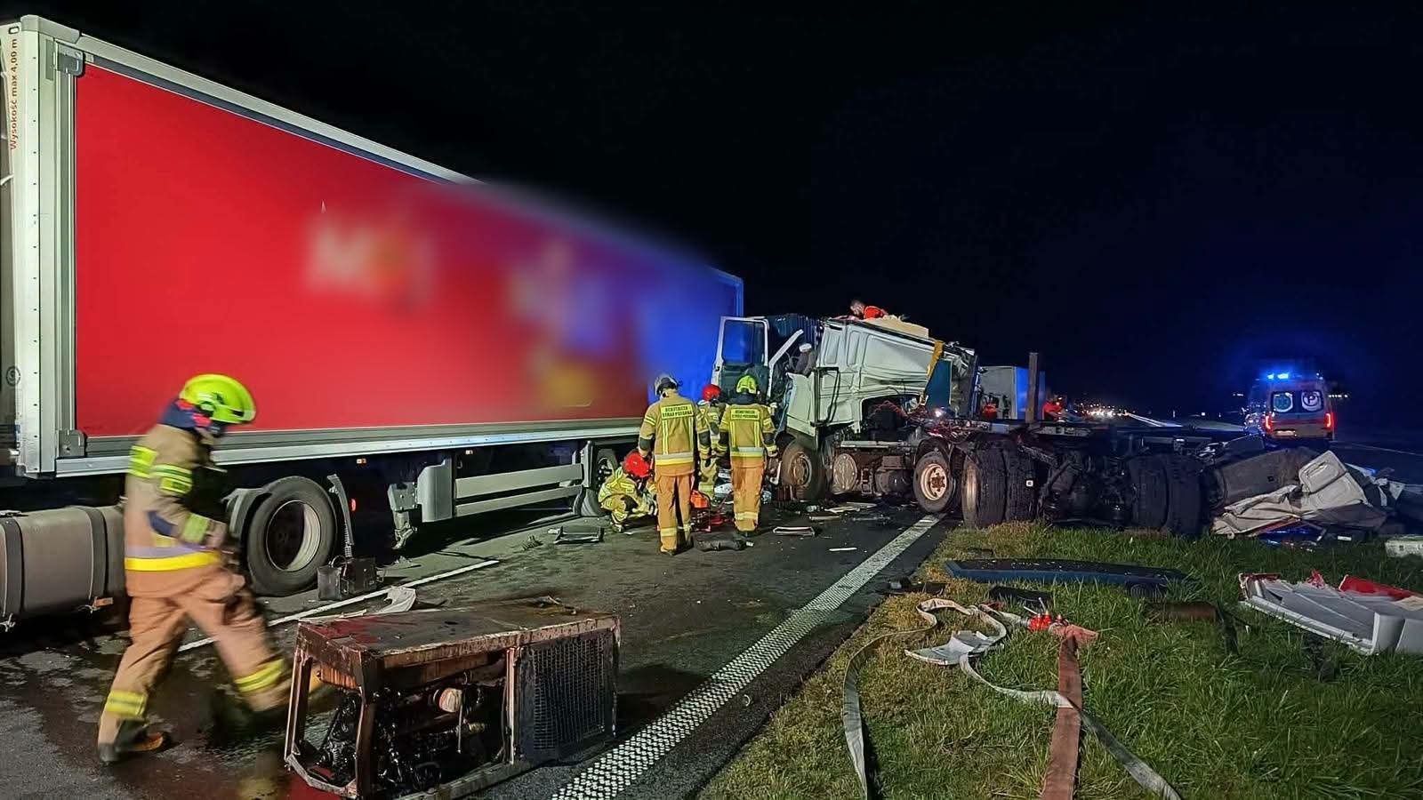 Kaskada wypadków na polskich drogach: S7 i DK 75 w stanie kryzysu zablokowanych tras