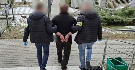 Znieważył policjantów i próbował ich przekupić. 52-latkowi grozi 10 lat więzienia