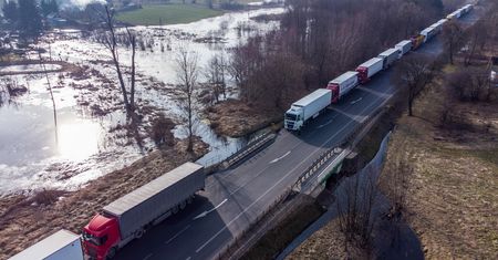 Błyskawiczna decyzja. Jest formalny zakaz wwozu towarów z Ukrainy