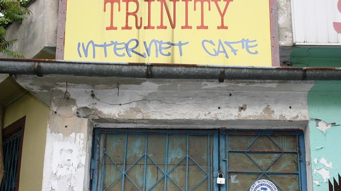 Co zostało po internetowych kafejkach? Zniszczone szyldy i pustostany 1