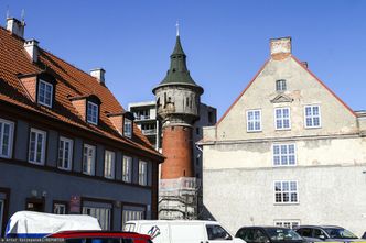 Oddali wieżę za złotówkę. Po dwóch dekadach zapłacą za nią 2,8 mln zł