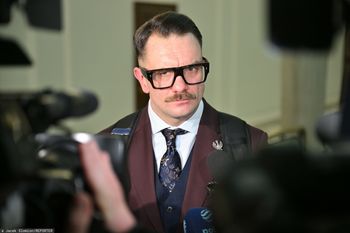 Łukasz Mejza poza klubem PiS