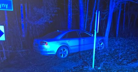 Kierowca audi zatrzymany po pościgu. Próbował potrącić policjanta
