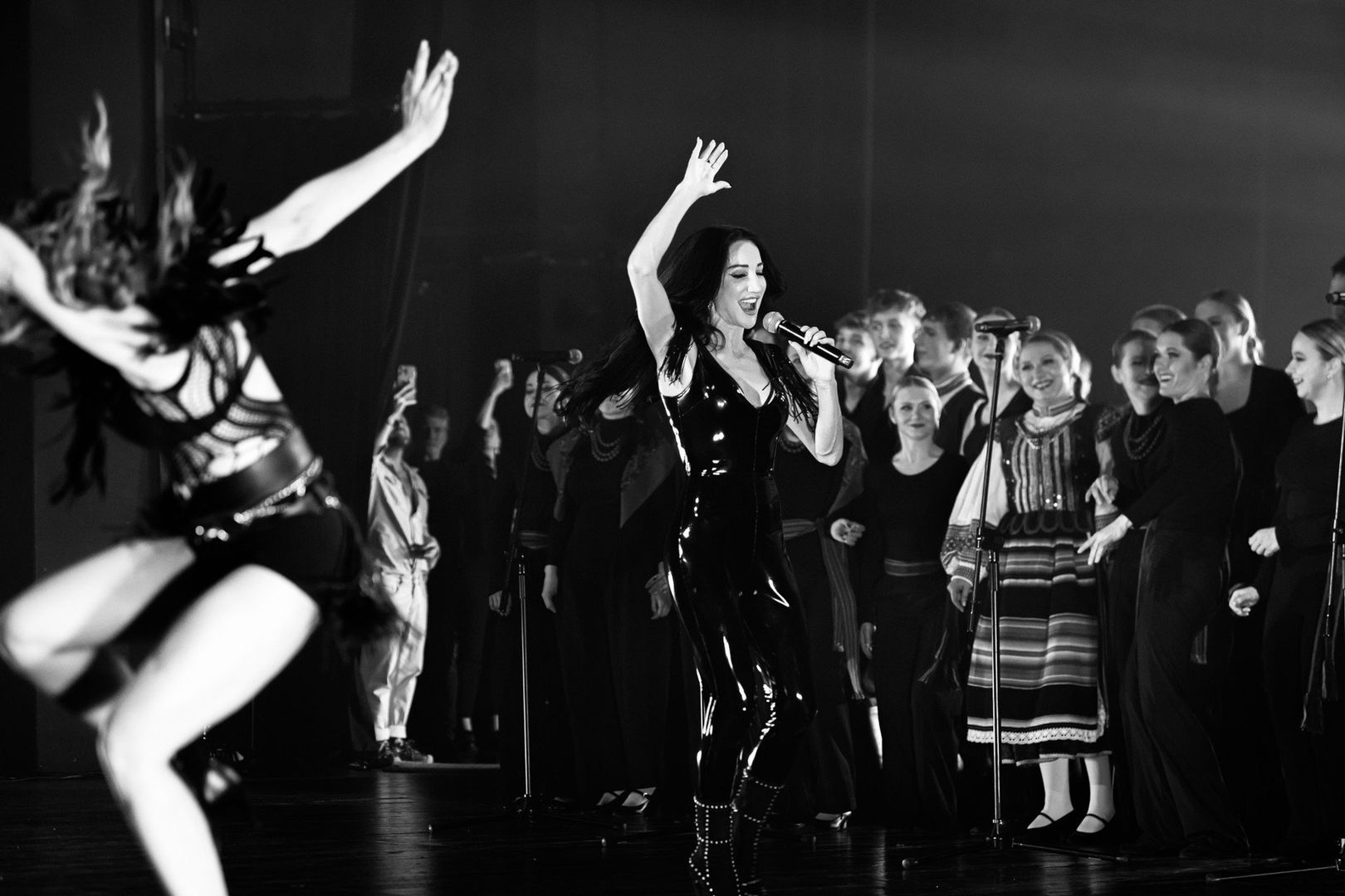 Koncert &#34;Otulenie&#34; zgromadził wybitnych artystów. Wystąpiła Justyna Steczkowska, Zespół Pieśni i Tańca &#34;Kurpie Zielone&#34; i białostoczanka Miss God.