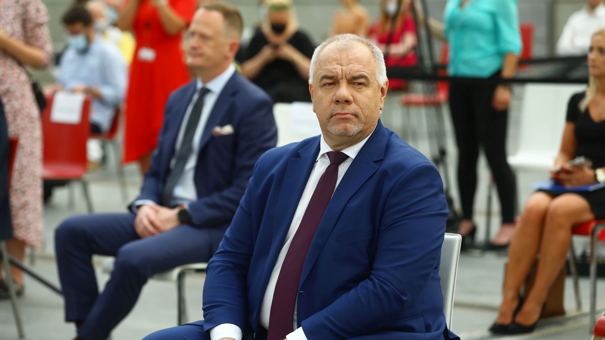 Jacek Sasin przyznał, że będa zwolnienia w administracji