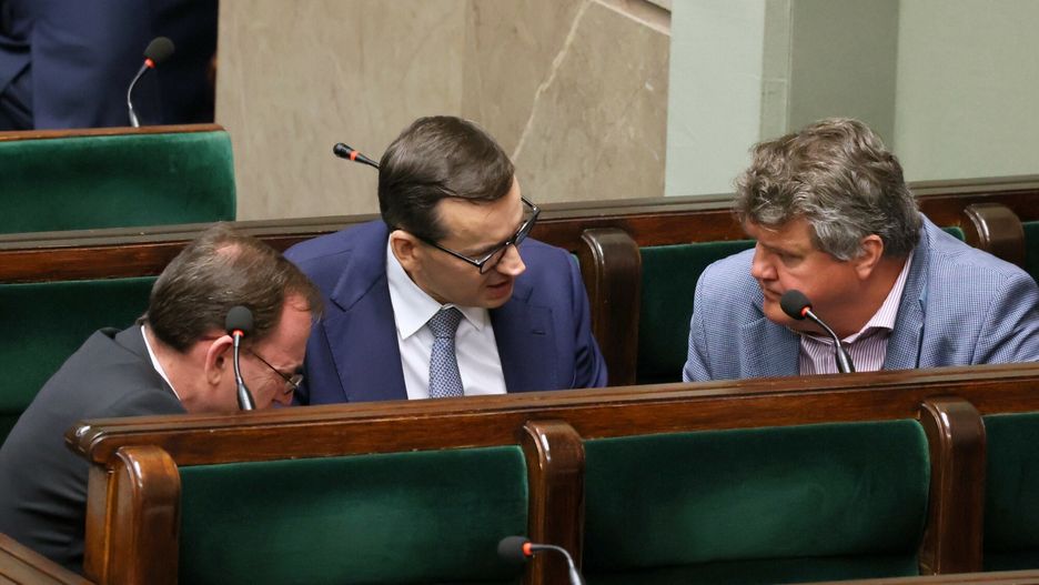 Mariusz Kamiński, Mateusz Morawiecki i Maciej Wąsik w Sejmie