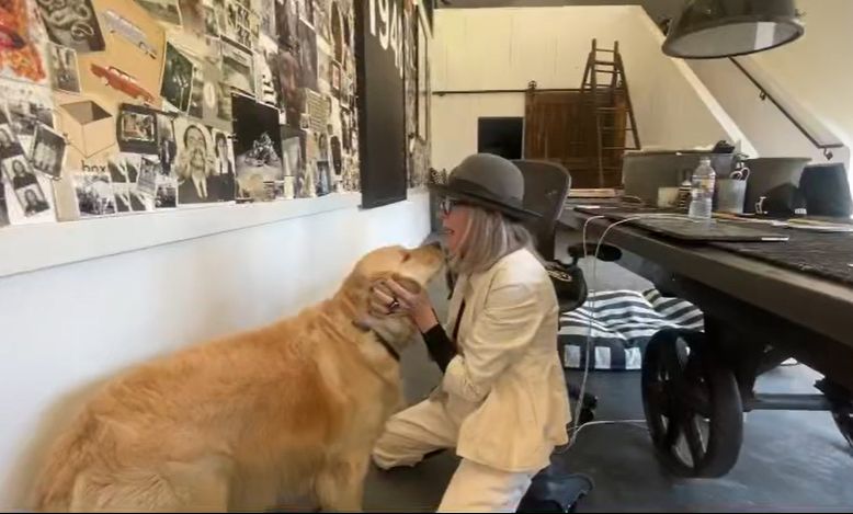 Uroczy pies Diane Keaton