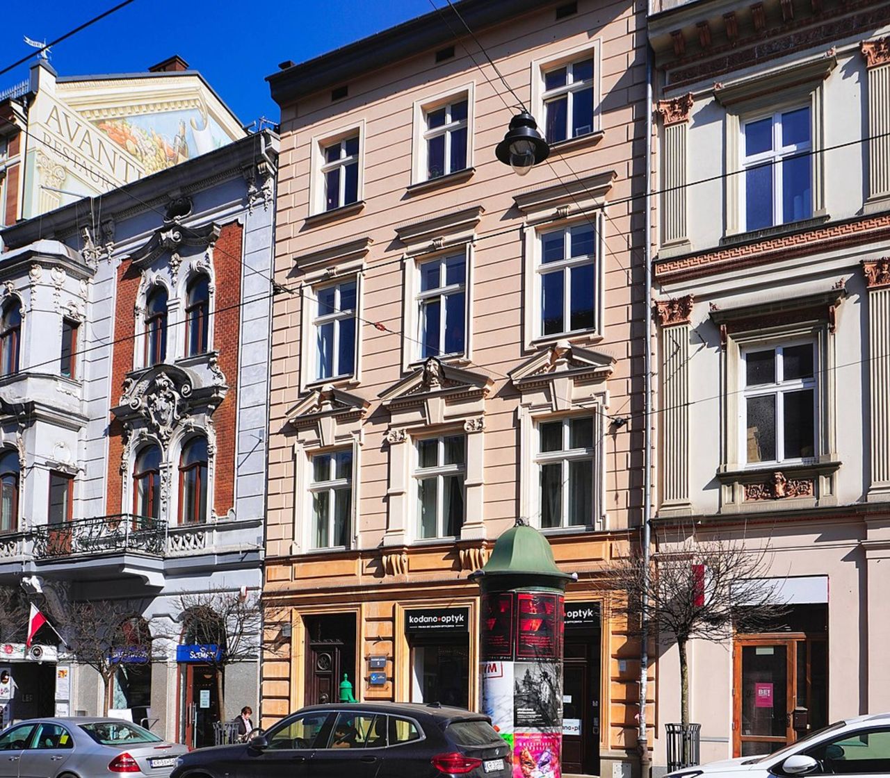 Kraków: Kamienica przy Karmelickiej jak nowa. Zabytek odzyskał blask, dostał nowy dach