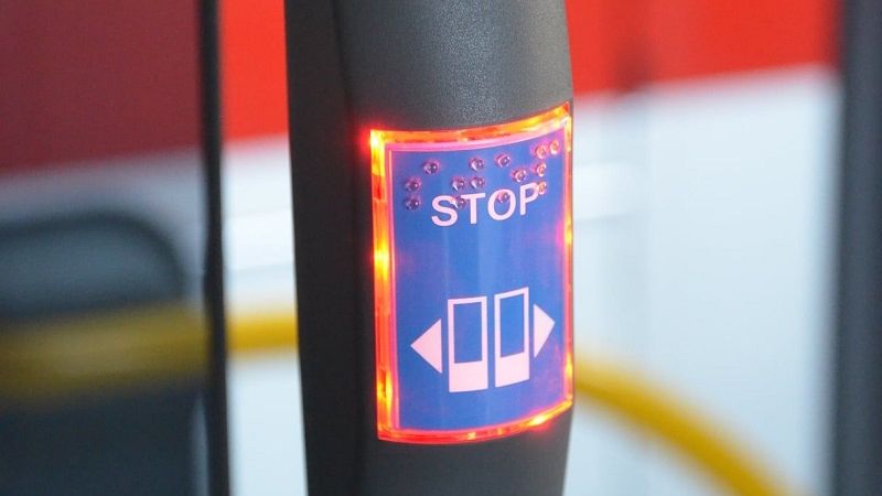 Ciepły guzik w autobusie