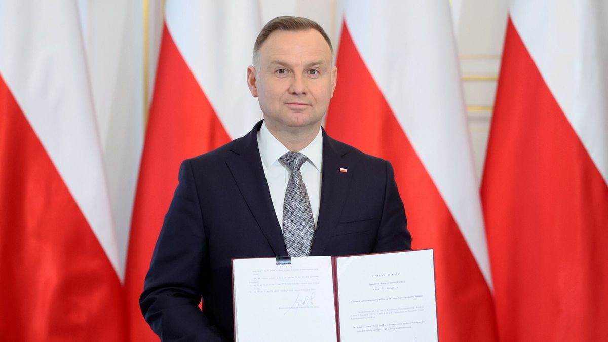 Prezydent Andrzej Duda podpisał w czwartek ustawę ws. wakacji kredytowych. Kilka godzin później dokument został opublikowany w Dzienniku Ustaw 