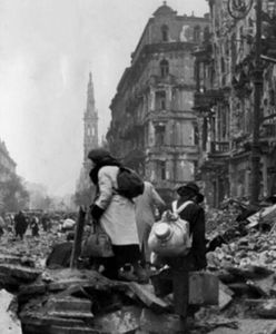 Przetrwać za wszelką cenę. Przypadki warszawskich "robinsonów"