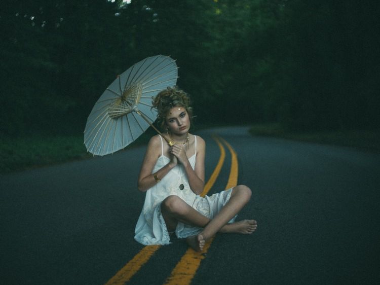 “Moje zdjęcia to połączenie fotografii konceptualnej z portretem. Czasami jedno góruje nad drugim.”