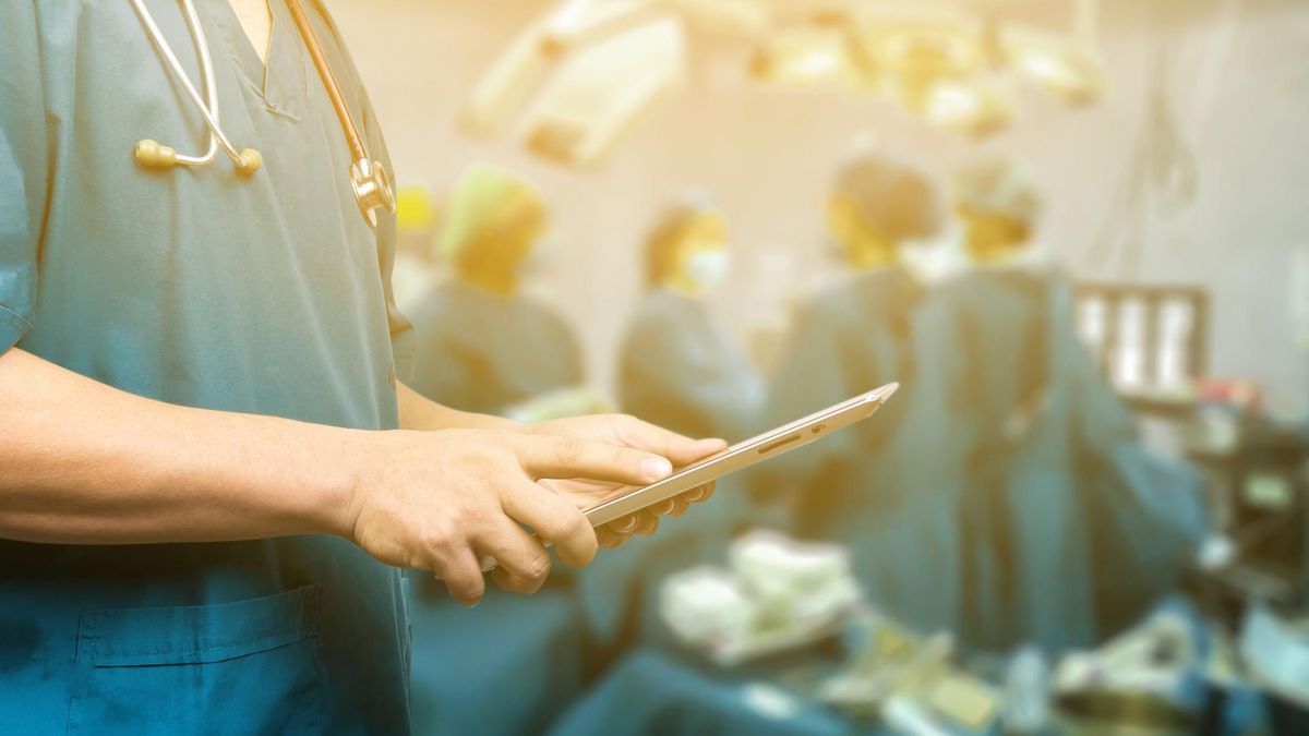 Przepuklinie brzusznej towarzyszy również ból nasilający się w momencie wzrostu ciśnienia w jamie brzusznej