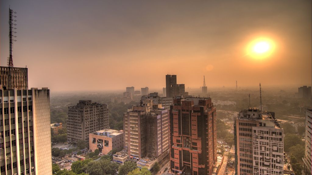 Samog nad Connaught Place wielkim centrum fiansowym i biznesowym w New Delhi