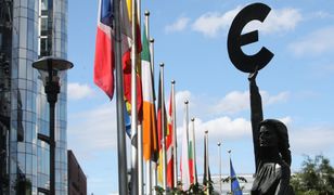 Zakrocki: Polska potrzebuje z UE pieniędzy, a będzie miała próbę sił [OPINIA]