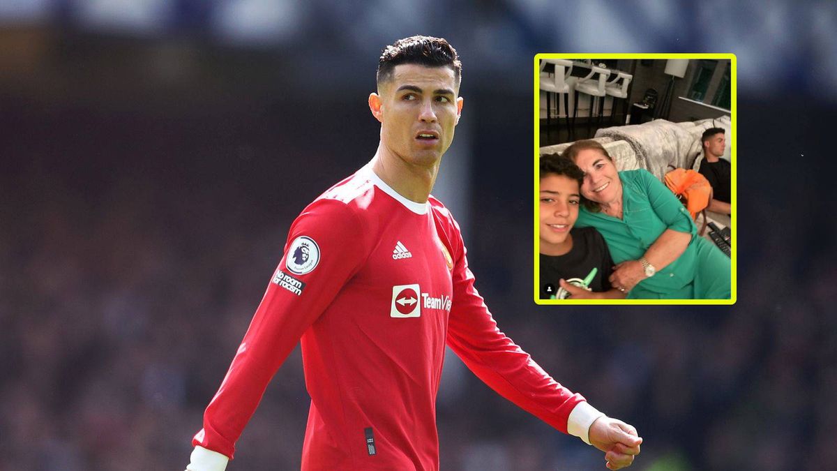 Cristiano Ronaldo/ rodzinne zdjęcie wstawione przez jego mamę