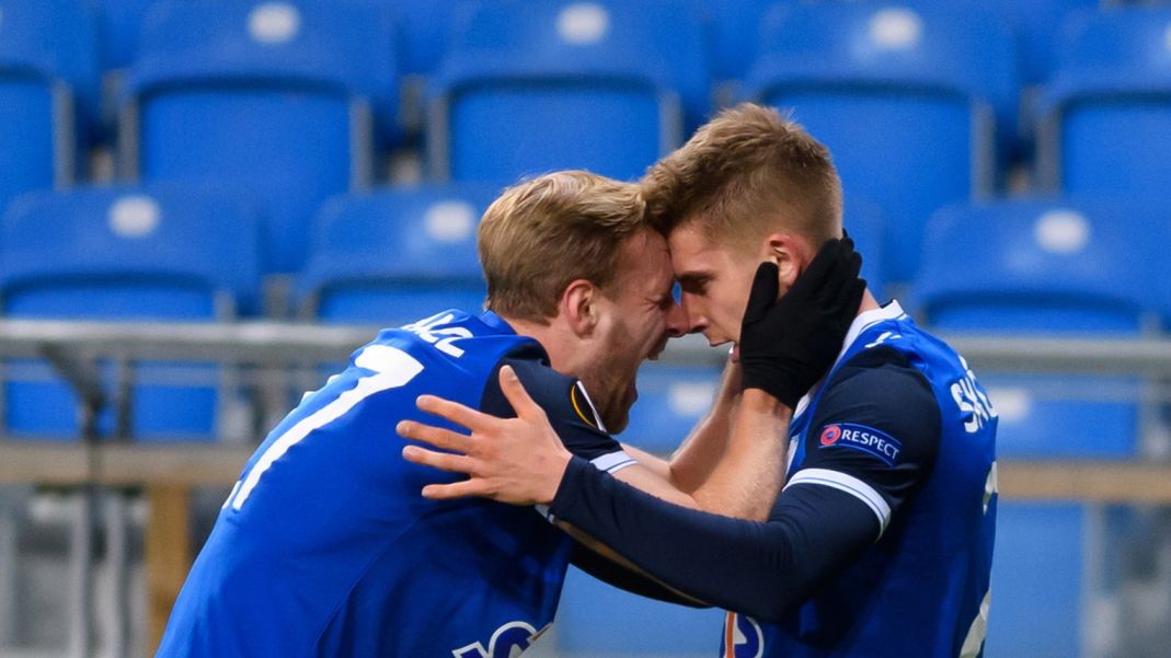 PAP / Jakub Kaczmarczyk / Na zdjęciu: Tymoteusz Puchacz (z lewej) i Michał Skóraś