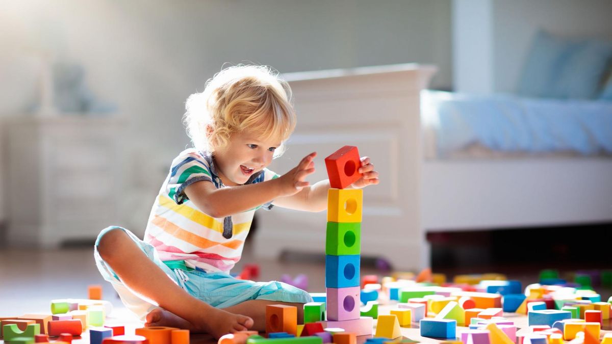 Skoki rozwojowe to nic innego jak przełomowe momenty życia niemowlęcia. 