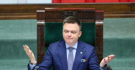 Piasecki potwierdza. Hołownia był na liście