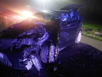 Świdnik: Przyczepa odpięła się z ciągnika i zaczęła sama staczać się po drodze. Doszło do zderzenia z osobówką