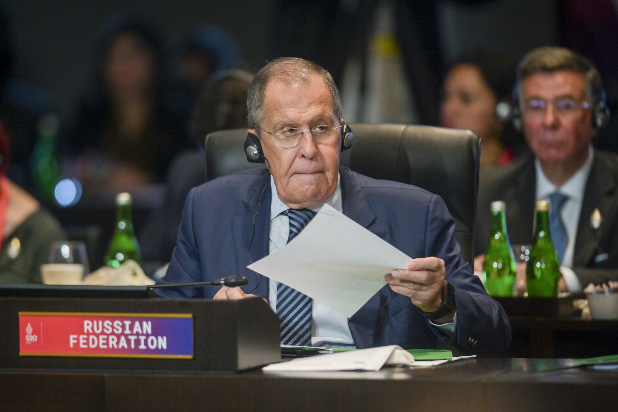 Russia's Foreign Minister Sergei Lavrov attends a working session on energy and food security during the G20 Leaders Summit in Bali, Indonesia, 15 November 2022. The 17th Group of Twenty (G20) Heads of State and Government Summit runs from 15 to 16 November 2022. EPA/BAY ISMOYO / POOL Dostawca: PAP/EPA.