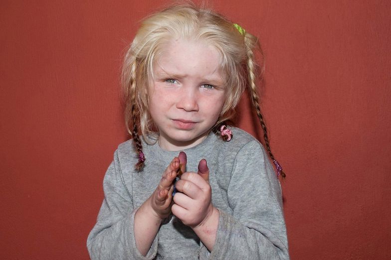 Kim jest czterolatka z obozu Romów?
