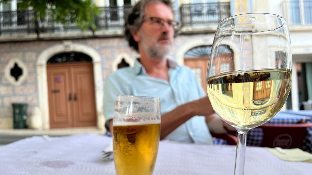 Białe wino może zwiększać ryzyko nowotworu skóry