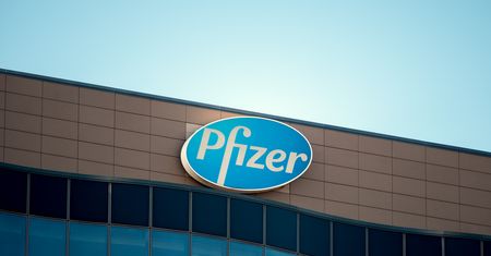 Rewolucja? Pfizer wyda miliardy. Będzie miał dostęp do nowoczesnego leku