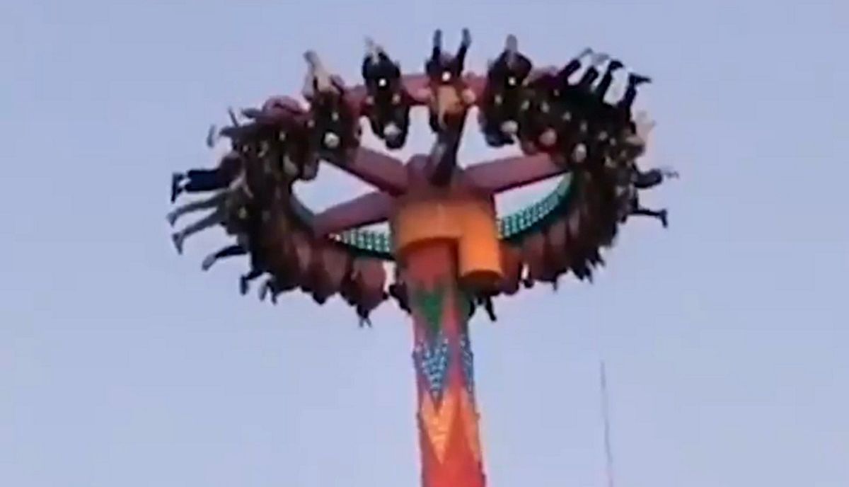 Przerażające wideo z parku rozrywki. Turyści wisieli do góry nogami