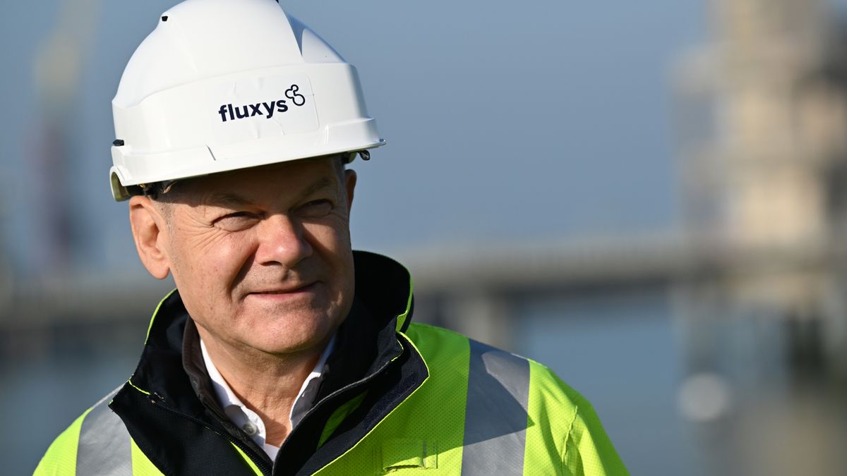 Olaf Scholz, Germany's chancellor, center, visits the Fluxys SA gas terminal, on the sidelines of the Belgian-German Energy Summit, at the port of Zeebrugge, Belgium, on Tuesday, Feb. 14, 2023. Scholz met Belgium's Prime Minister Alexander De Croo amid reports of a plan for a second interconnector to increase cross-border electricity flows between Germany and Belgium. Photographer: Dirk Waem/Belga/Bloomberg via Getty Images