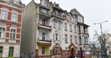 Ważą się losy zabytkowej kamienicy. "Wykwaterowali lokatorów"