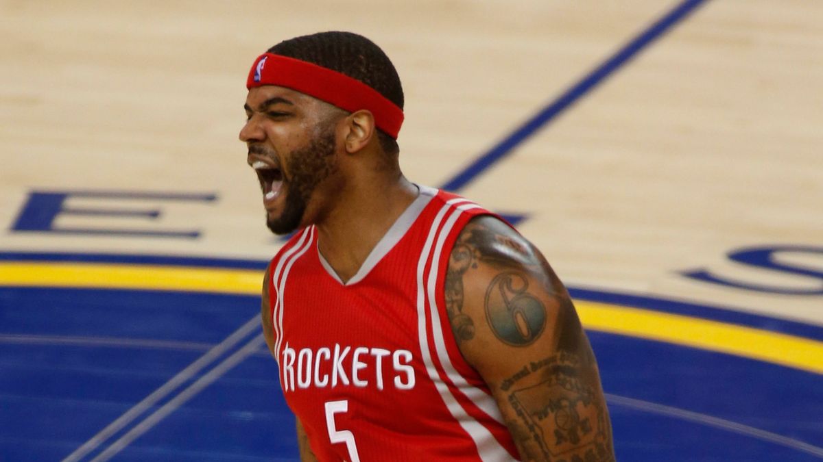 PAP/EPA / MONICA M. DAVEY / Na zdjęciu: Josh Smith w barwach Houston Rockets