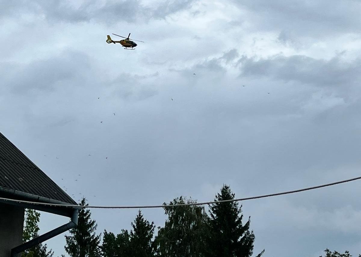 Puławy: Poważny wypadek w zakładzie produkcyjnym. 39-latka przetransportowana do szpitala śmigłowcem LPR