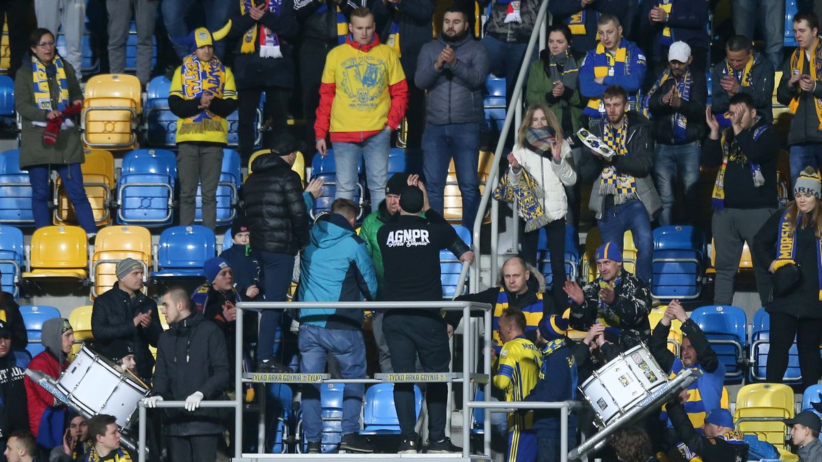 Newspix / Piotr Kucza / Na zdjęciu: Adam Marciniak wśród kibiców Arki