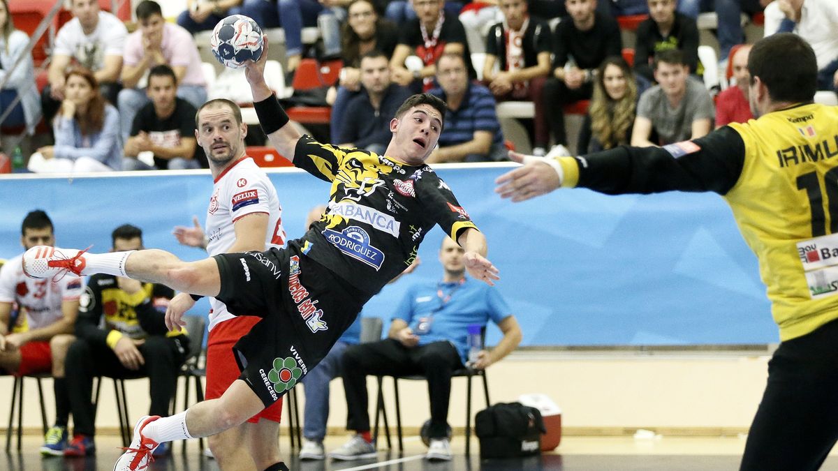 PAP/EPA / ROBERT GHEMENT / Mecz Dinamo Bukareszt - Abanca Ademar Leon 