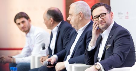 Usuwanie Daniela Obajtka z Orlenu. Honorowej rezygnacji nie będzie?