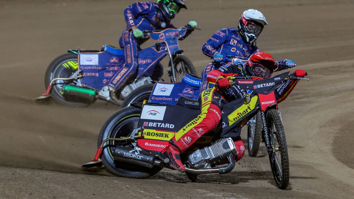 WP SportoweFakty / Michał Krupa / Na zdjęciu: Jakub Krawczyk w kasku czerwonym