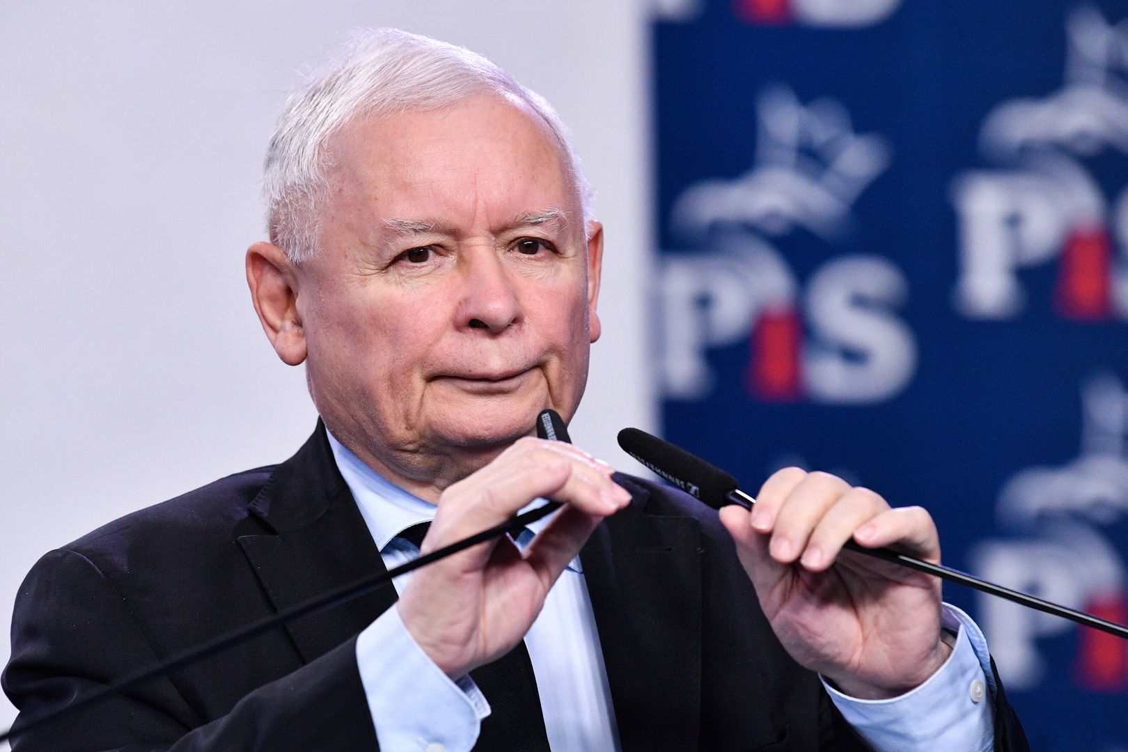 Warszawa, 15.09.2022. Prezes Prawa i Sprawiedliwości Jarosław Kaczyński podczas konferencji prasowej w siedzibie partii przy ulicy Nowogrodzkiej w Warszawie, 15 bm. (sko) PAP/Radek Pietruszka