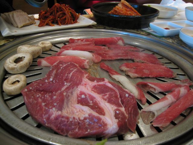 Surowa wołowina zrazowa górna bez kości (samo mięso, III klasa mięsa)