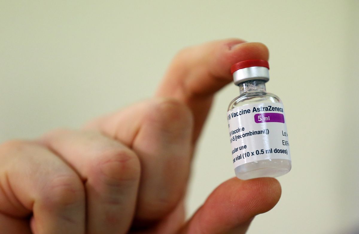 COVID-19. RPA wstrzymuje szczepienia preparatem AstraZeneca