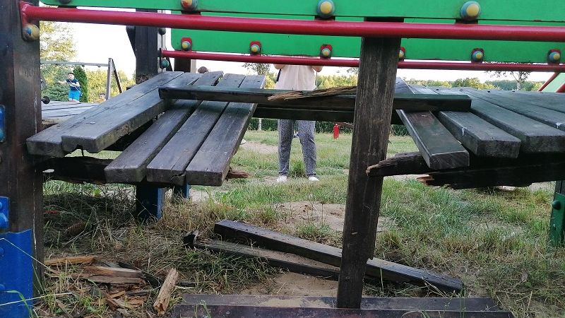 Fatalny stan techniczny placu zabawy przy ul. Wyżynnej w Lublinie
