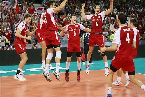 Tak Polacy cieszyli się po zdobyciu ostatniego punktu na wagę złotego medalu Ligi Światowej (fot. FIVB)