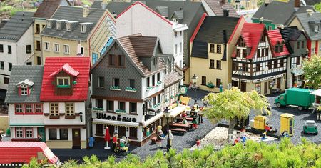 Legoland w Szanghaju przyciąga tłumy. Dlaczego Chiny inwestują w parki rozrywki?