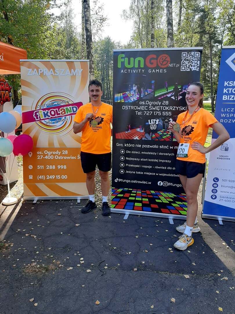 Partnerzy OstrejKarty pobiegli razem. Sport połączył lokalnych przedsiębiorców