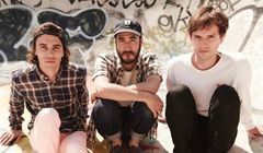 Jagwar Ma wydaje płytę "Every Now & Then". Promuje ją "Give Me a Reason"